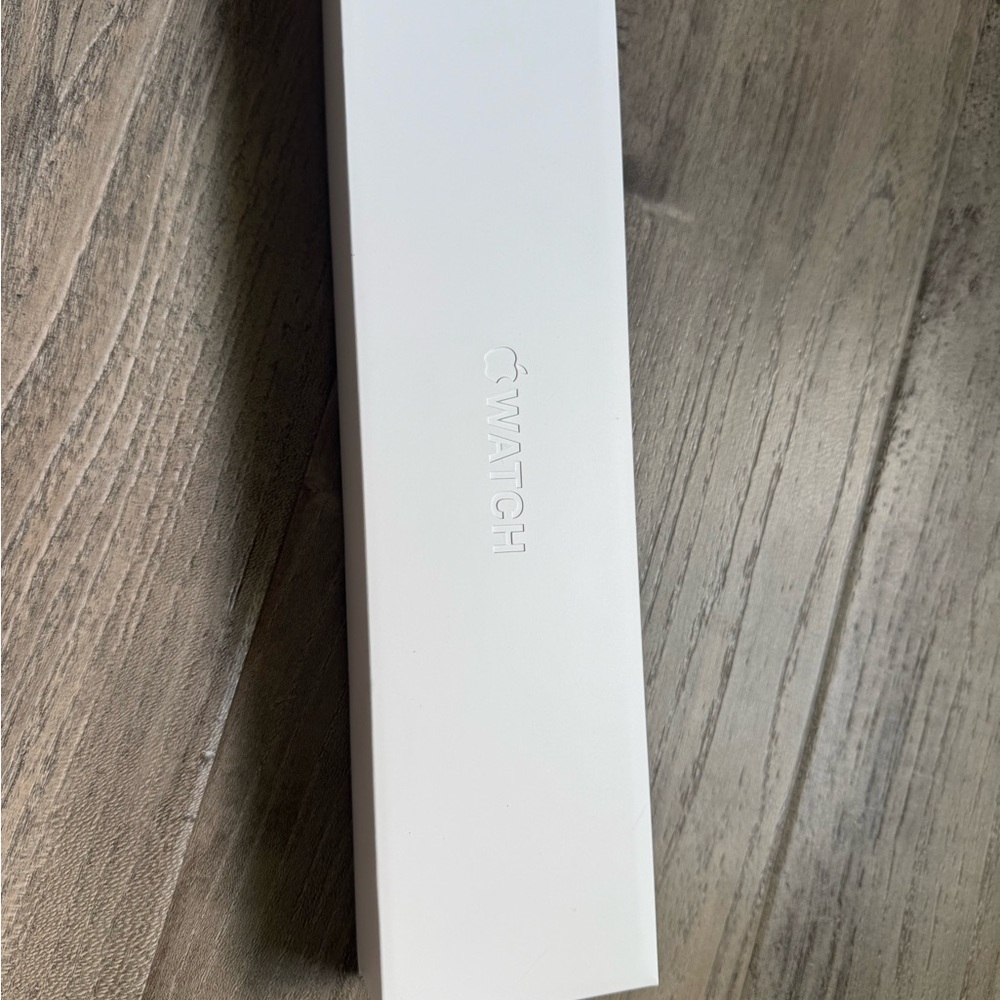 Apple Watch Series 7 45mm Aluminum Case with Sport Band - Starlight GPS EUC! - Picture 9 of 9